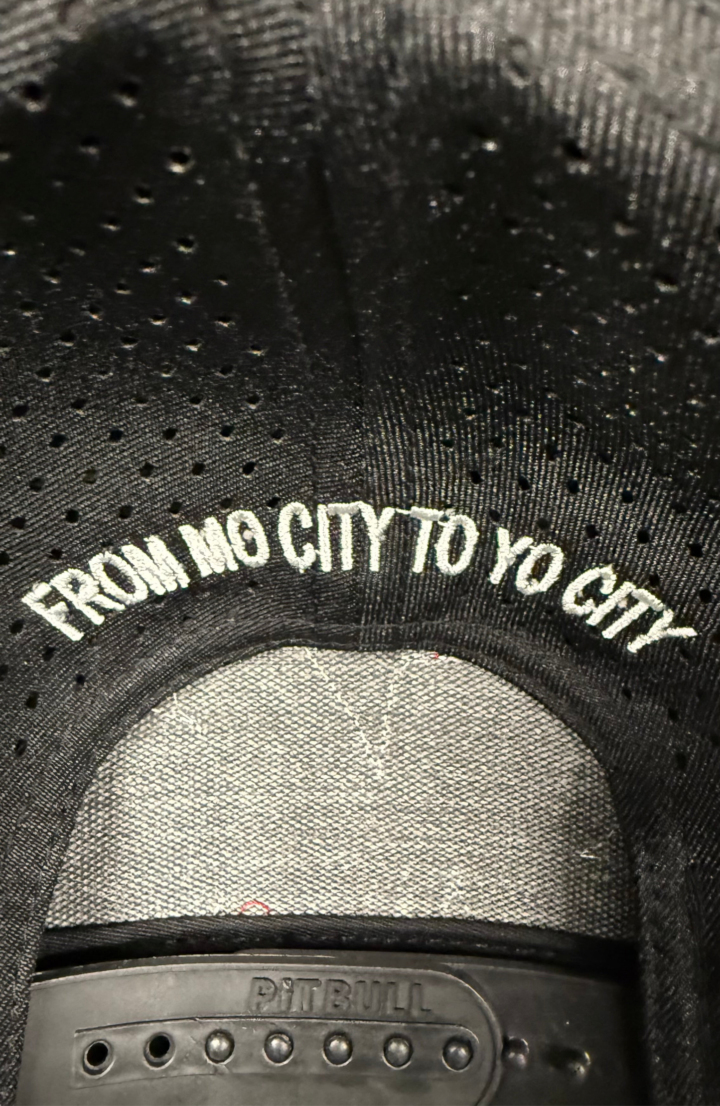 BLACK SPLIT FRONT GOLF HAT RED, BLACK, WHITE LOGO